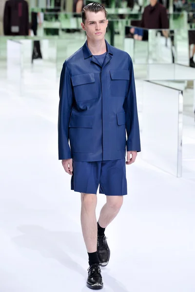 Look 26